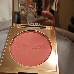 LAWLESS Soft Coral Blush